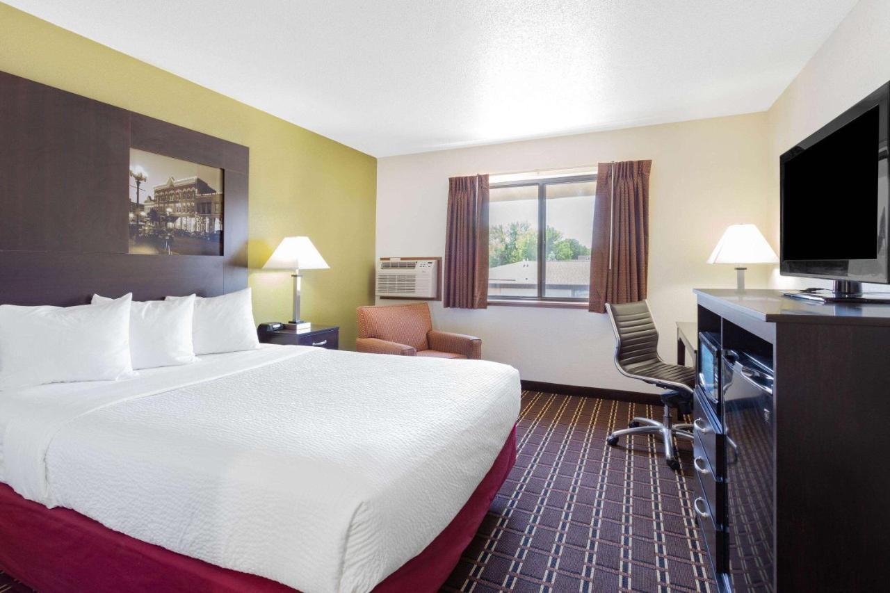 Super 8 By Wyndham La Crosse Hotel Kültér fotó