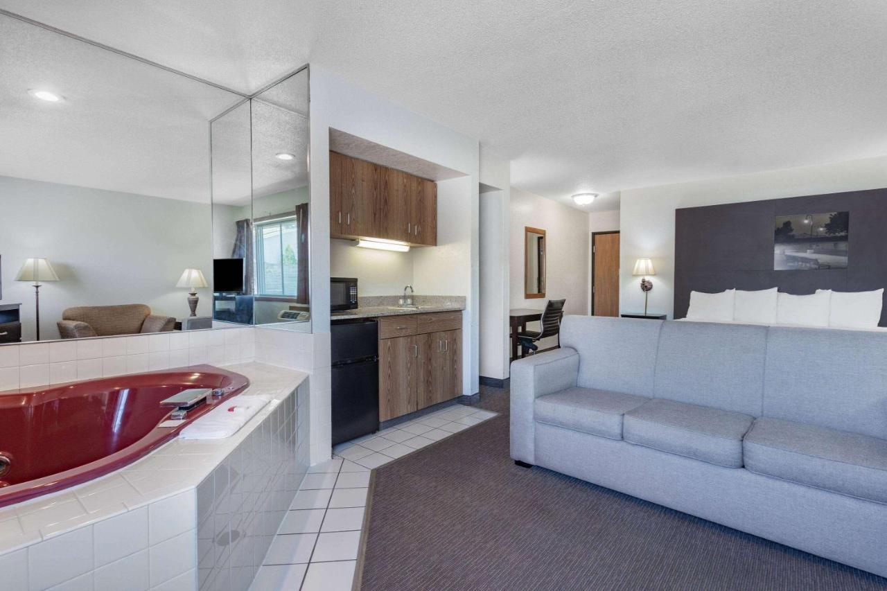 Super 8 By Wyndham La Crosse Hotel Kültér fotó