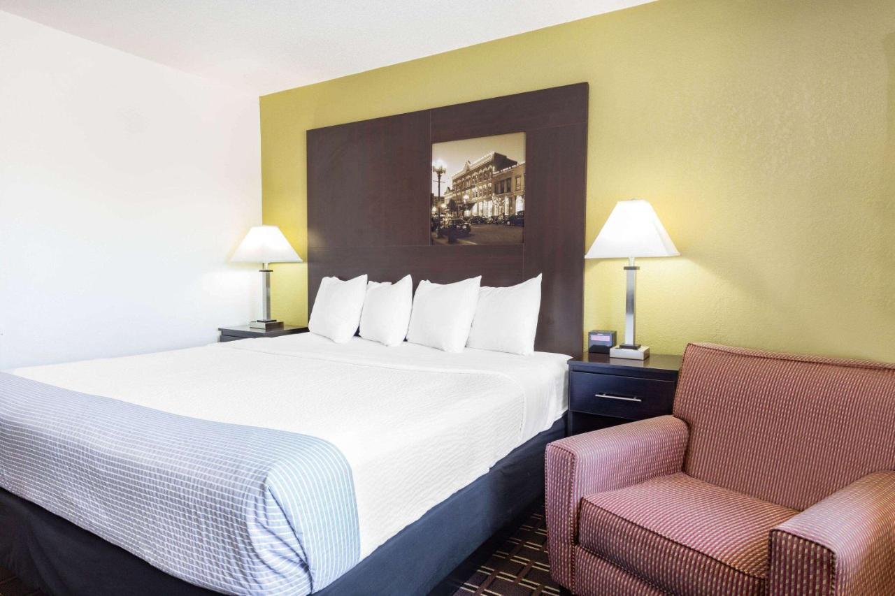 Super 8 By Wyndham La Crosse Hotel Kültér fotó