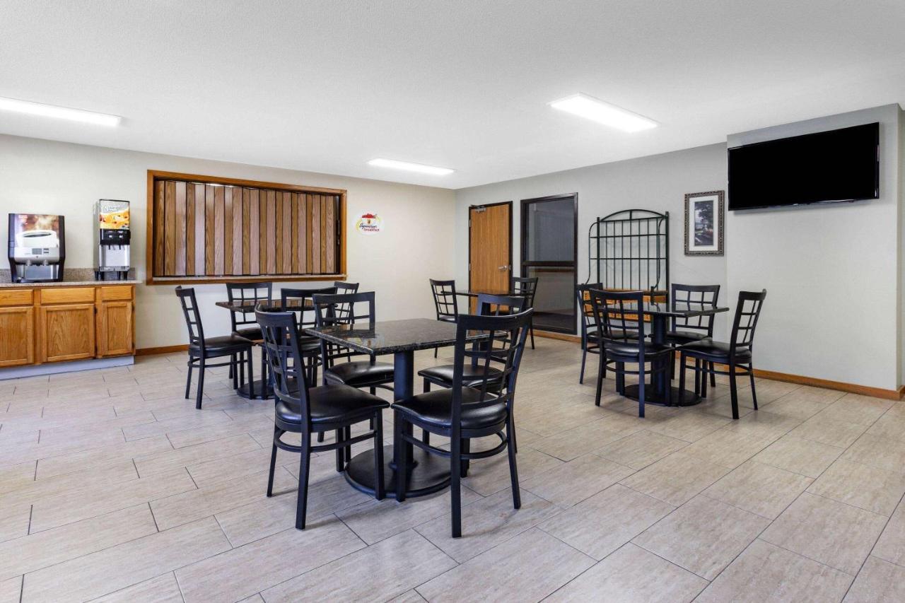 Super 8 By Wyndham La Crosse Hotel Kültér fotó